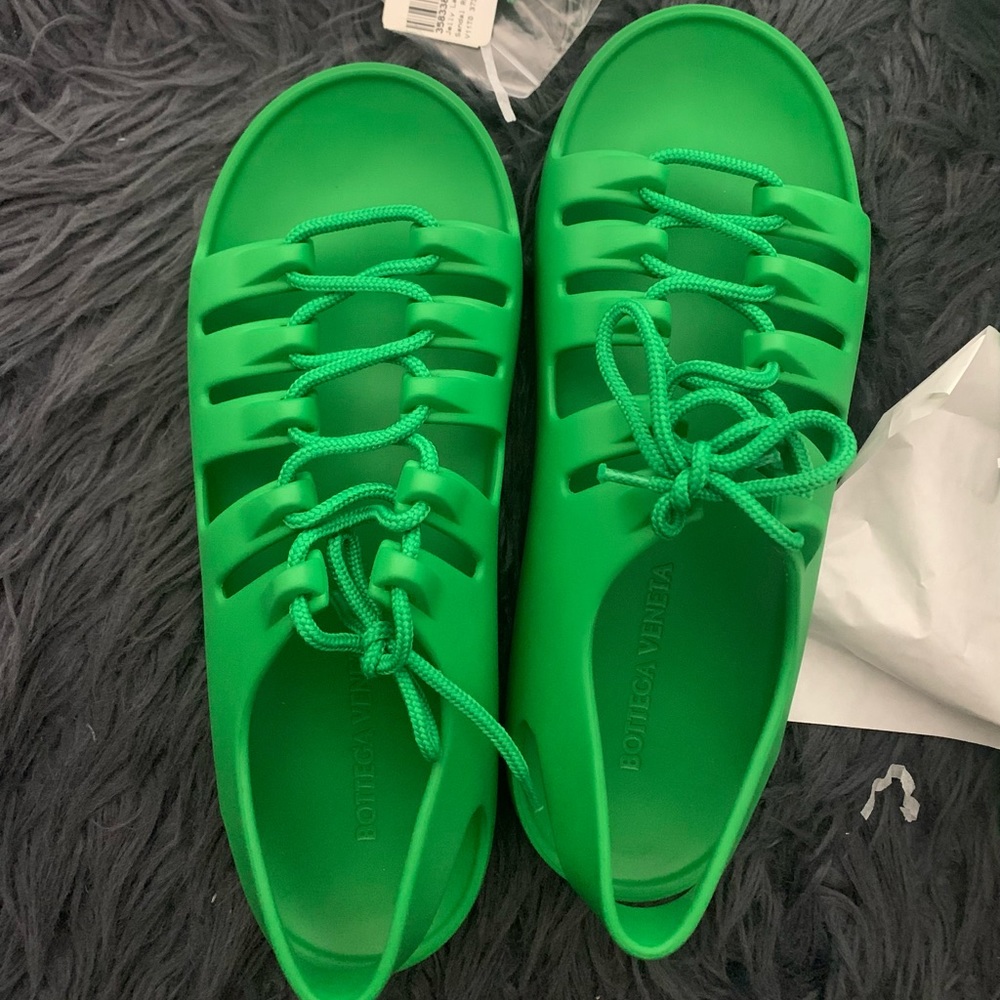 Bottega Veneta green jelly sandals - Picture 7 of 10